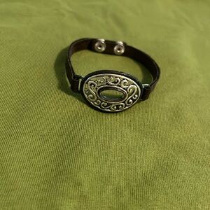 Leather band western snap bracelet